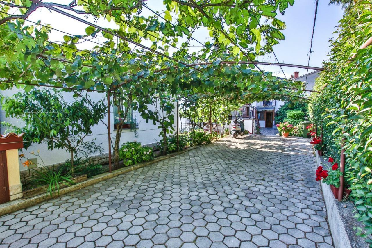 Apartman Mario Διαμέρισμα Πόρετς Εξωτερικό φωτογραφία